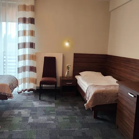 公寓式酒店 拉得娜金牛座酒店 Ładna