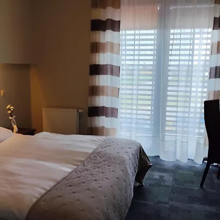 公寓式酒店 拉得娜金牛座酒店 Ładna