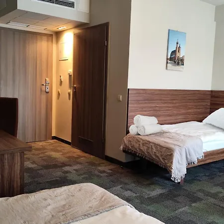 拉得娜金牛座酒店 3*