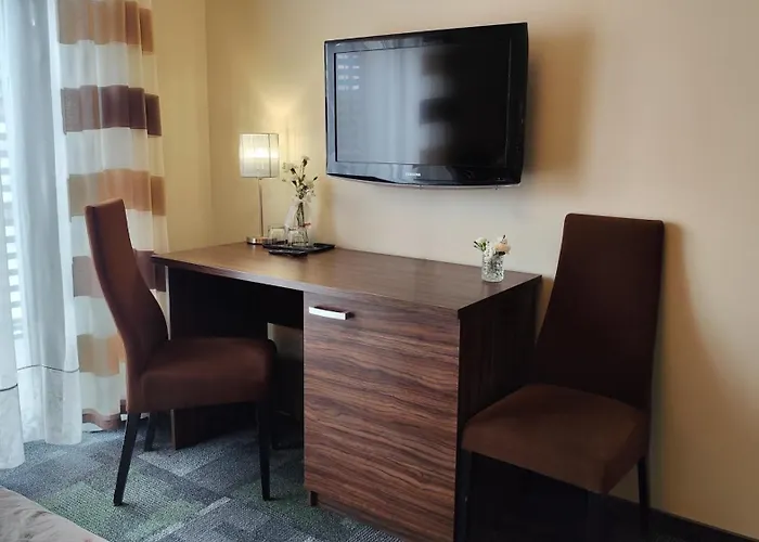 アパートホテル Taurus Ładna